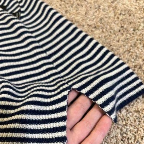 Knit Crop Top - Picture 2 of 3